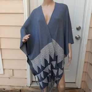 Peter Nygard gray shawl